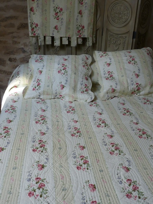 couvre lit en boutis Louis XVI 
